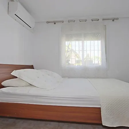 Ref 8894 Chalet Chaparral *