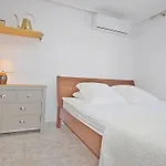Hotel Ref 8894 Chalet Chaparral Torrevieja